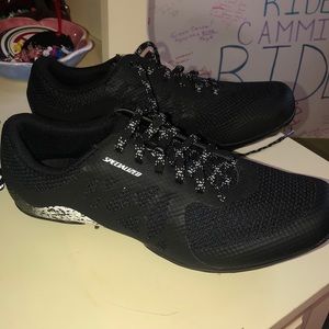 Women’s biking shoes